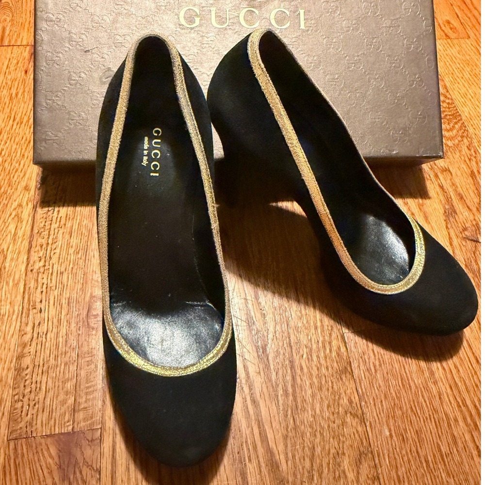 Gucci Suede Betty Platform Pumps Black Gold Trim 297389 CGXW0 1051 Size 37.5 EU - Picture 4 of 10
